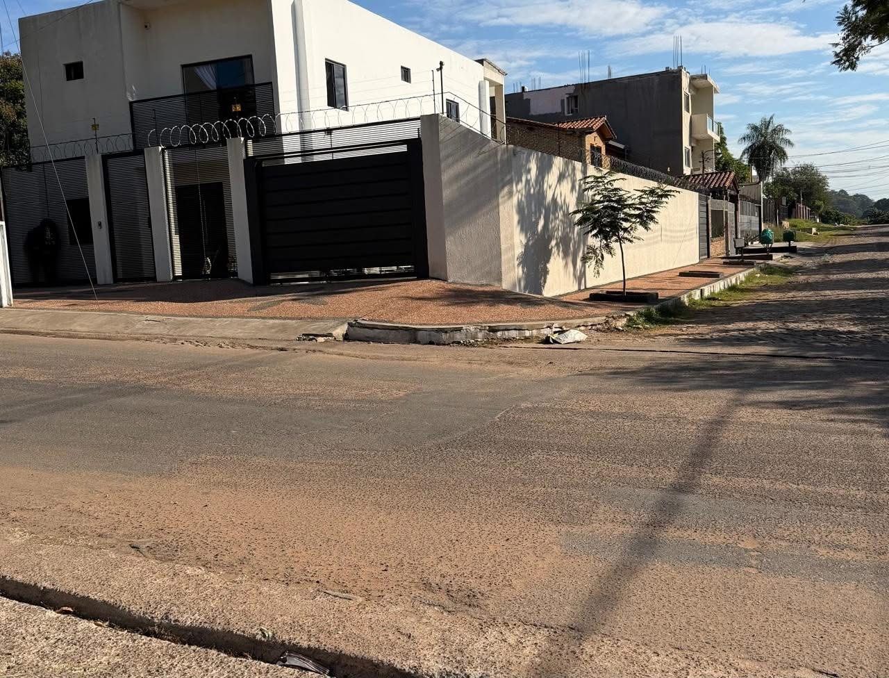 Imagen 1 de CASA EN LAMBARÉ - VENTA
