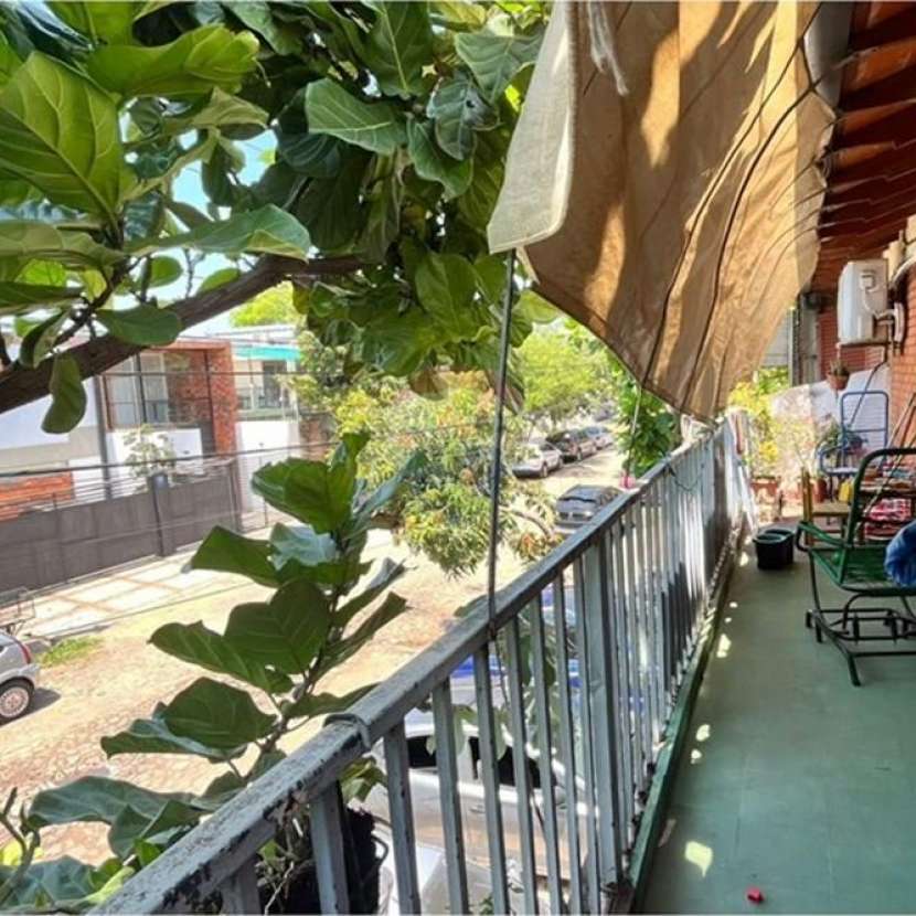 Imagen 2 de Casa con taller en funcionamiento en Barrio Herrera