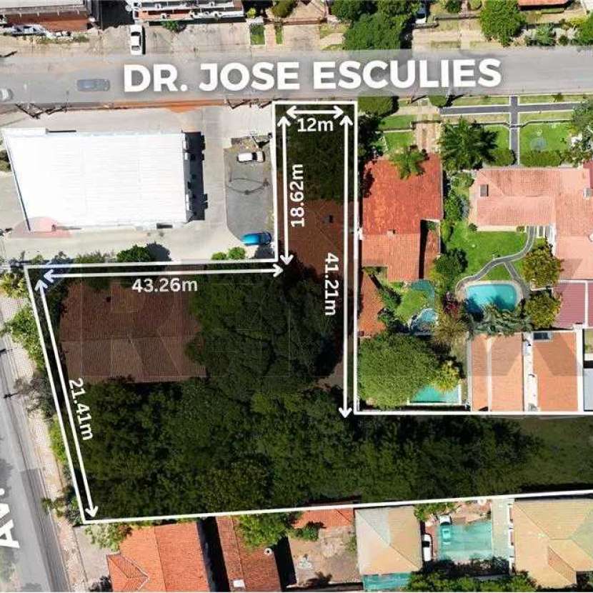 Imagen 5 de Terreno de 2.427 m2 con 3 salidas sobre Av. Félix Bogado