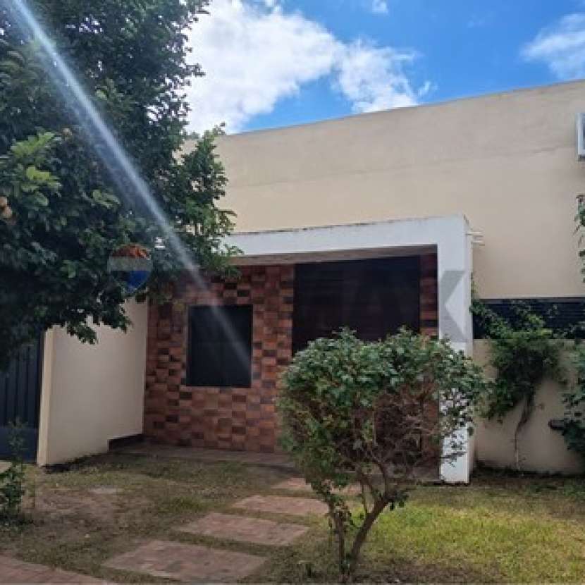 Imagen 1 de Chalet en Lambaré Barrio Mbachio II
