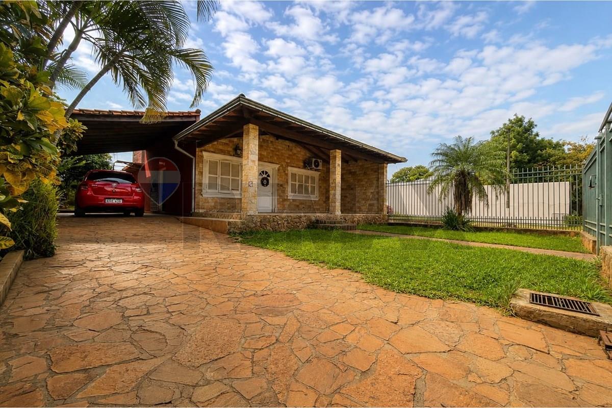 Imagen 1 de Vendo casa en esquina en Ñemby