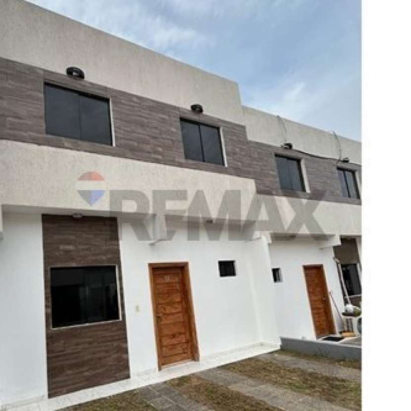Imagen 2 de Duplex en barrio cerrado El Paraíso Lambaré