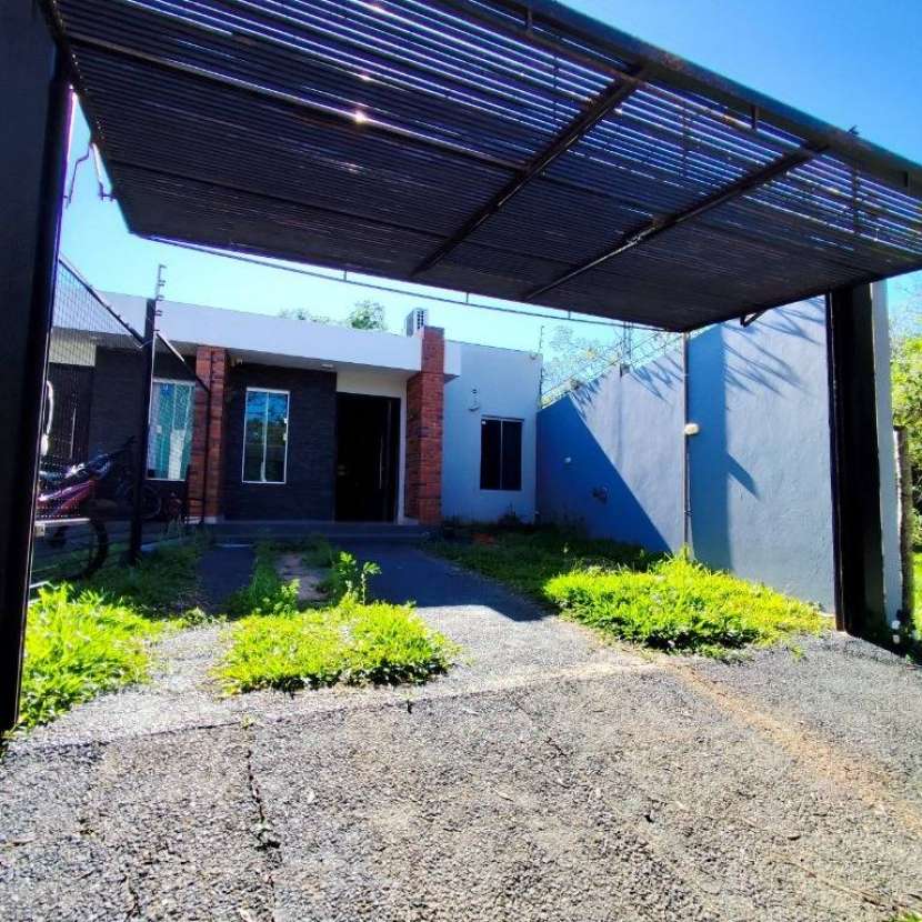 Imagen 2 de VENDO Casa tipo duplex zona Zarate Isla