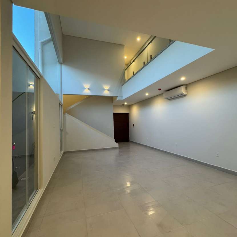 Imagen 2 de Casa a estrenar en Barrio Mburucuyá Asunción