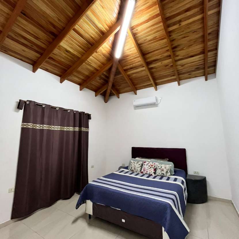 Imagen 4 de Casa en esquina en el barrio las delicias de Encarnación