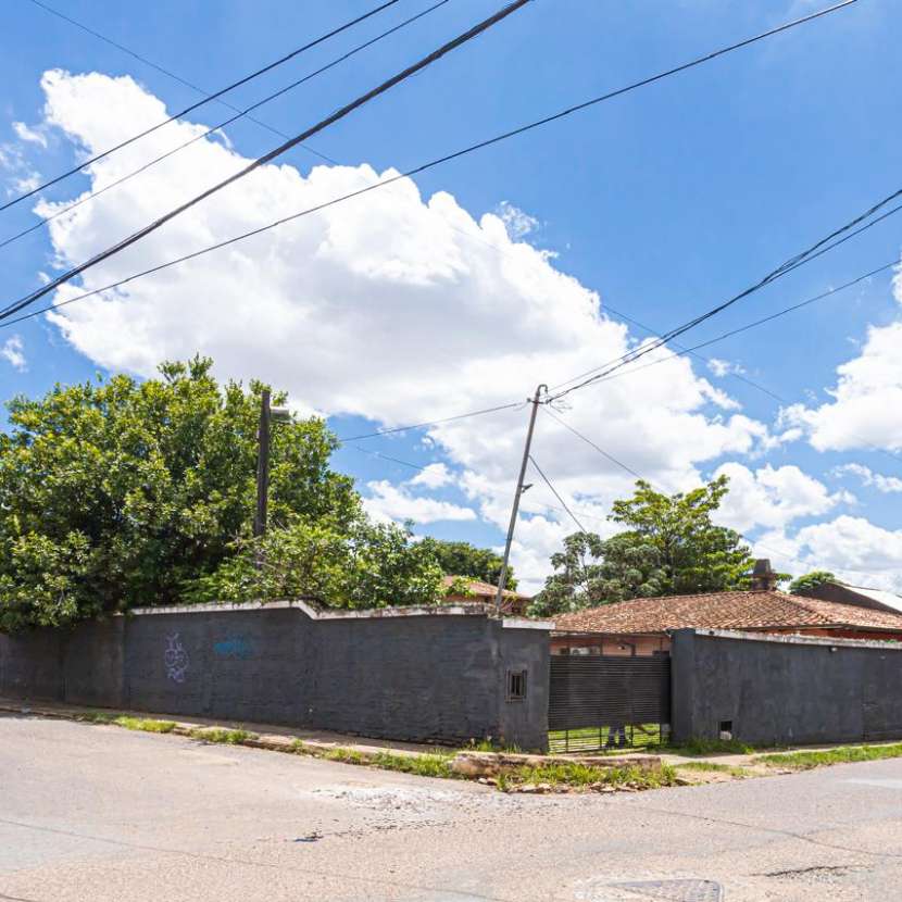Imagen 2 de Terreno en esquina en San Lorenzo Barrio San Roque