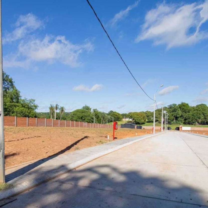 Imagen 3 de Terreno en Luque barrio cerrado Jacaranda