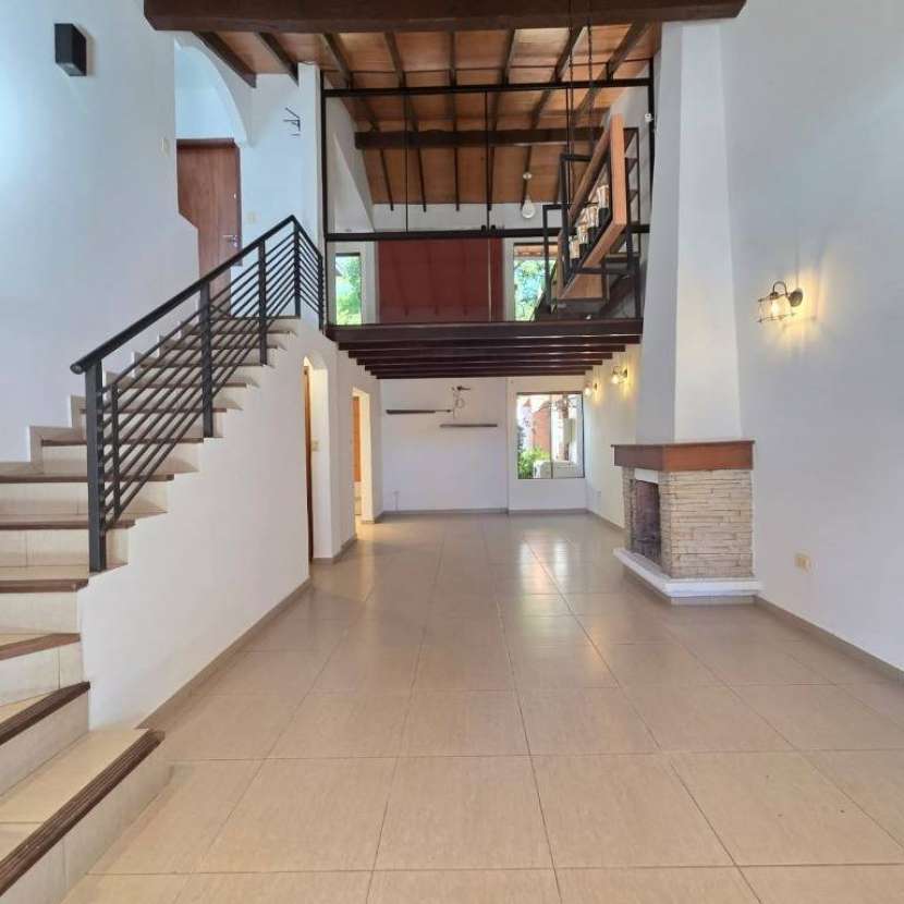 Imagen 1 de Casa en Barrio Mariscal Estigarribia