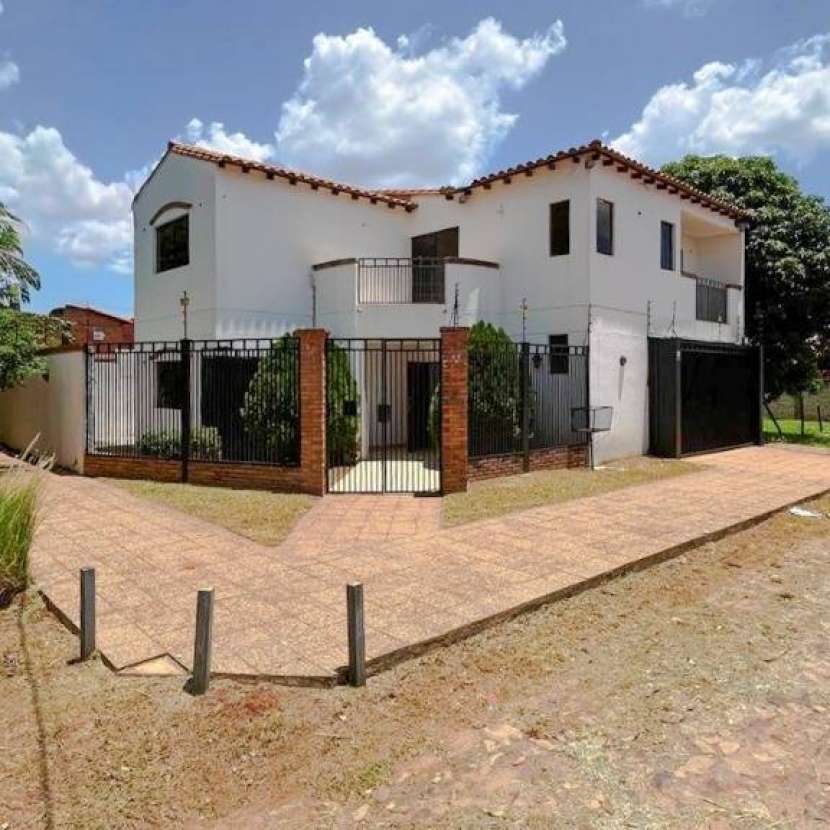 Imagen 1 de Casa en Luque Laurelty