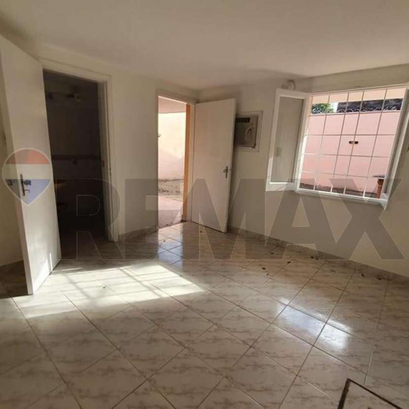 Imagen 3 de Casa en Barrio Jara a media cuadra de la Universidad Americana