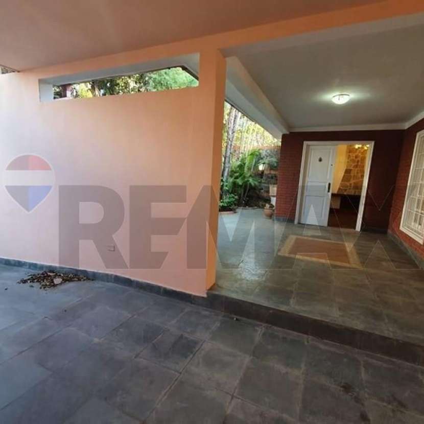 Imagen 2 de Casa en Barrio Jara a media cuadra de la Universidad Americana