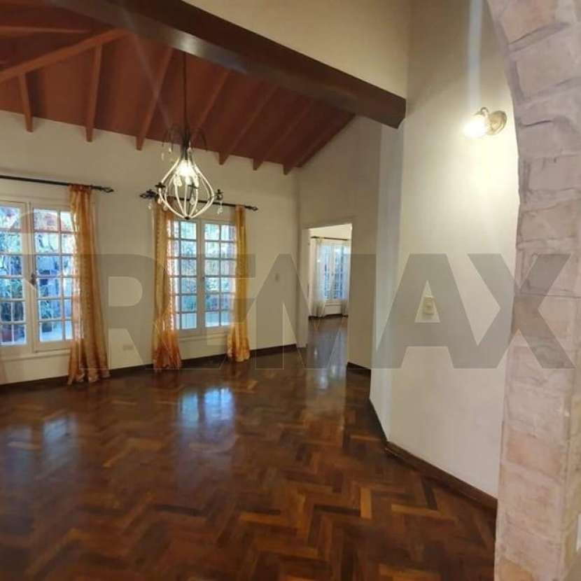 Imagen 8 de Casa en Barrio Jara a media cuadra de la Universidad Americana