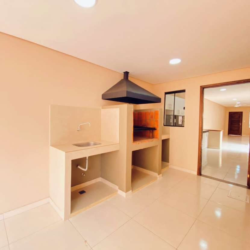 Imagen 7 de Chalet en Ñemby
