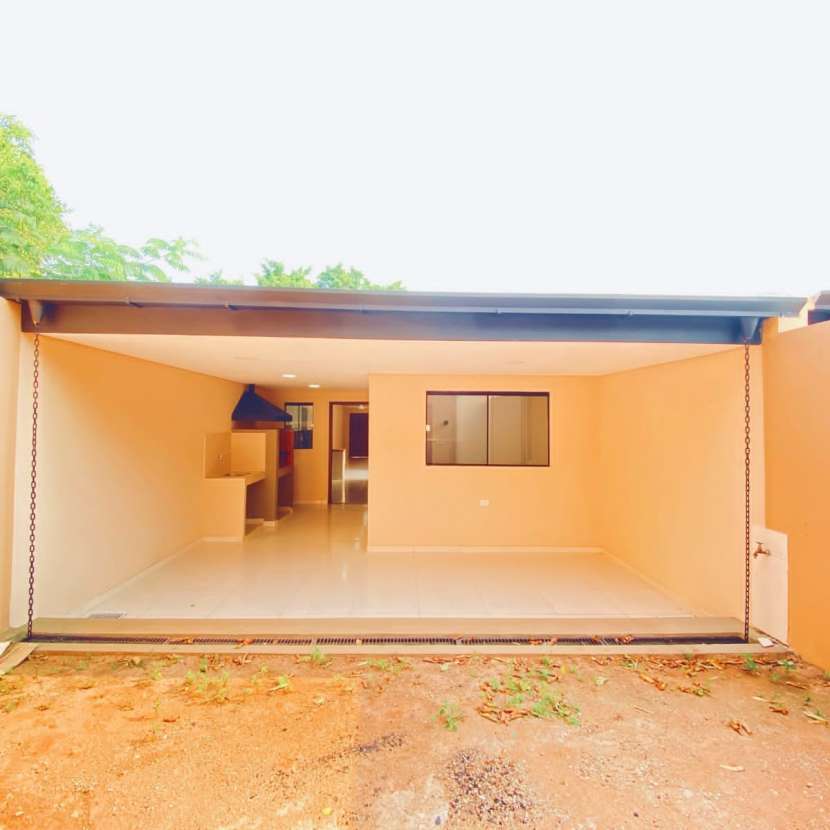 Imagen 8 de Chalet en Ñemby
