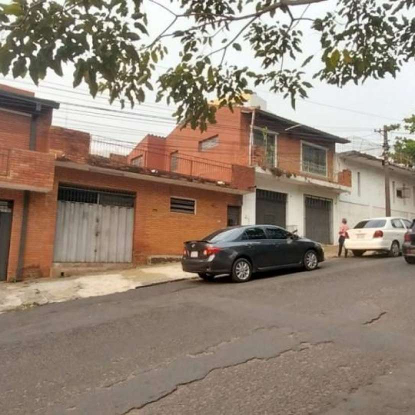 Imagen 3 de Inmueble comercial en esquina sobre Félix Bogado