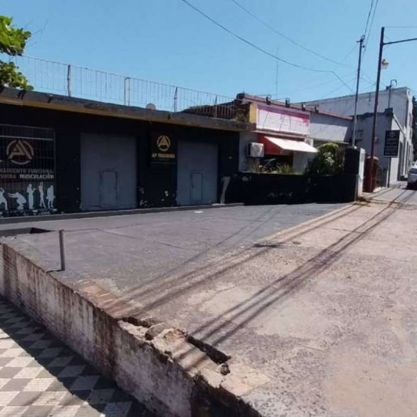 Imagen 2 de Inmueble comercial en esquina sobre Félix Bogado