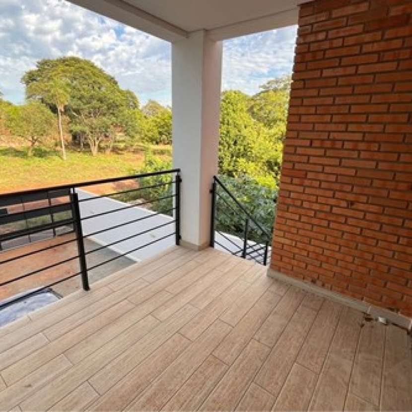 Imagen 6 de Duplex tipo departamento en condominio exclusivo Luque Barrio Loma Merlo