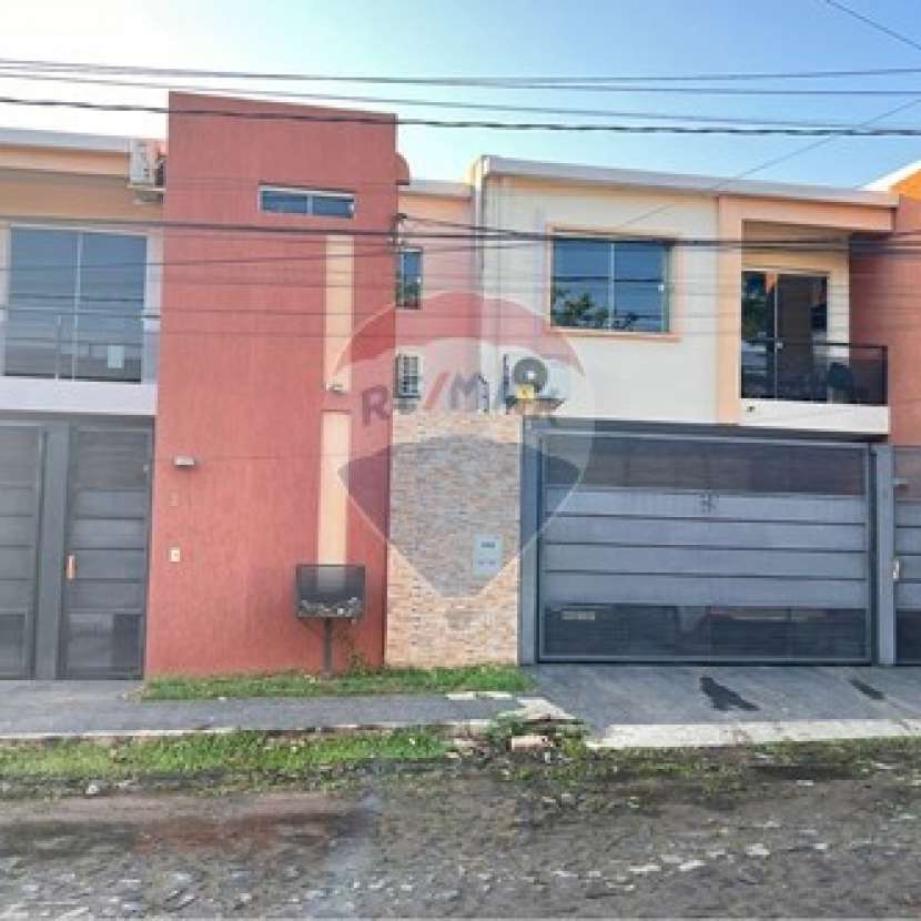 Imagen 1 de Duplex en Asunción Barrio Mbocayaty
