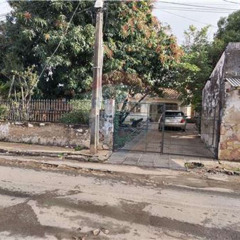 Imagen 1 de Terreno con construcción a refaccionar o demoler en el Barrio Santísima Trinidad
