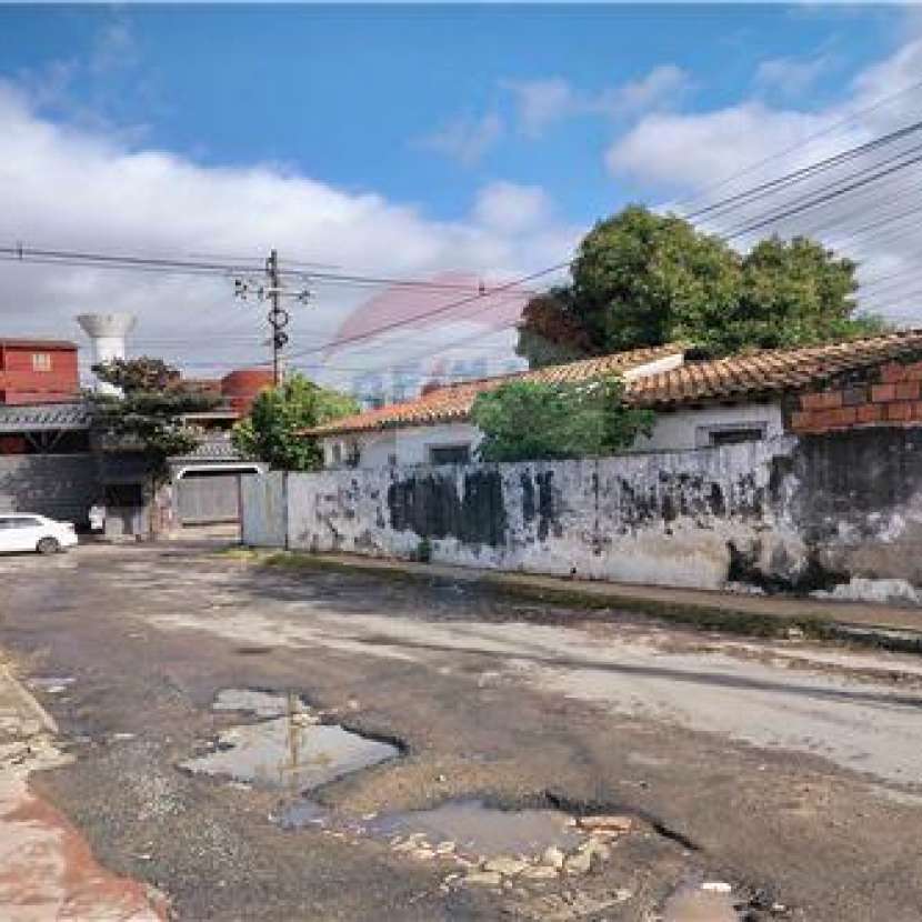 Imagen 5 de Terreno con construcción a refaccionar o demoler en el Barrio Santísima Trinidad