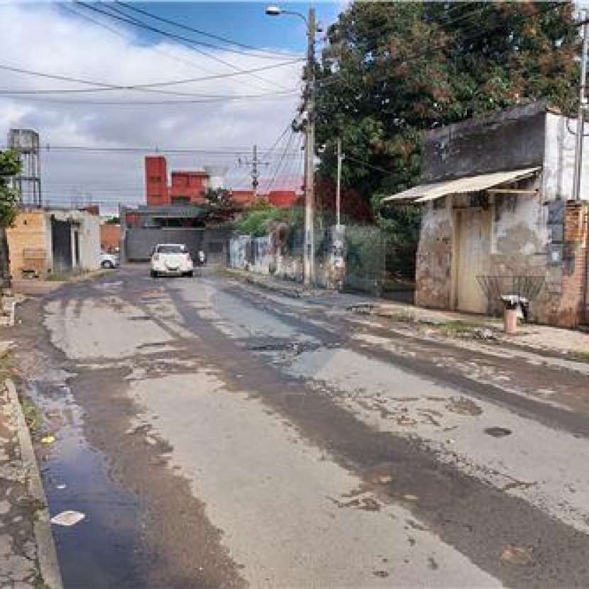Imagen 4 de Terreno con construcción a refaccionar o demoler en el Barrio Santísima Trinidad