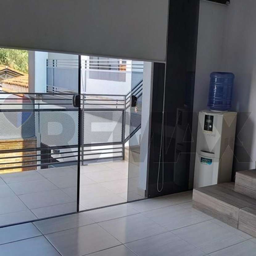 Imagen 3 de Casa con piscina en San Lorenzo